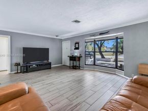 5201 Jefferson St, Hollywood FL 33021