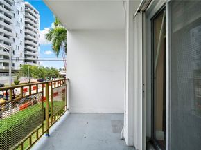 1340 Lincoln Rd 207, Miami Beach FL 33139