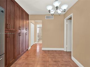 1340 Lincoln Rd 207, Miami Beach FL 33139