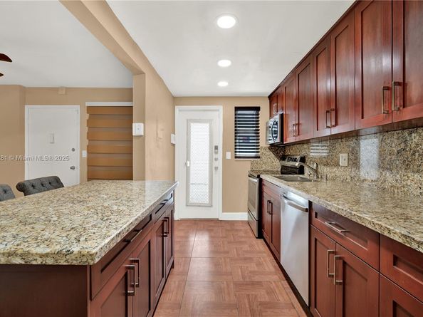 1340 Lincoln Rd 207, Miami Beach FL 33139