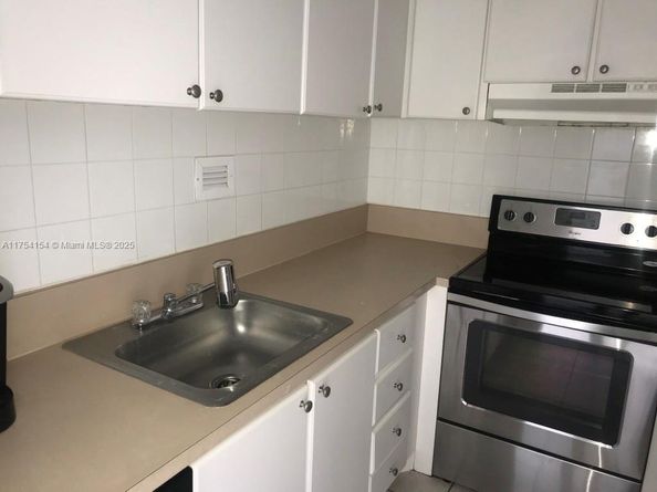 1000 West Ave 908, Miami Beach FL 33139