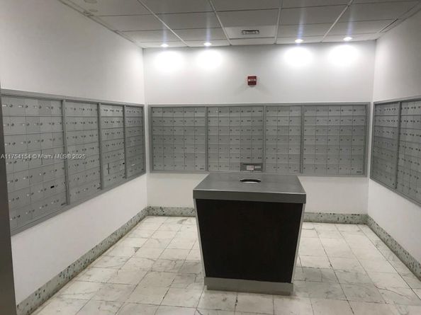 1000 West Ave 908, Miami Beach FL 33139