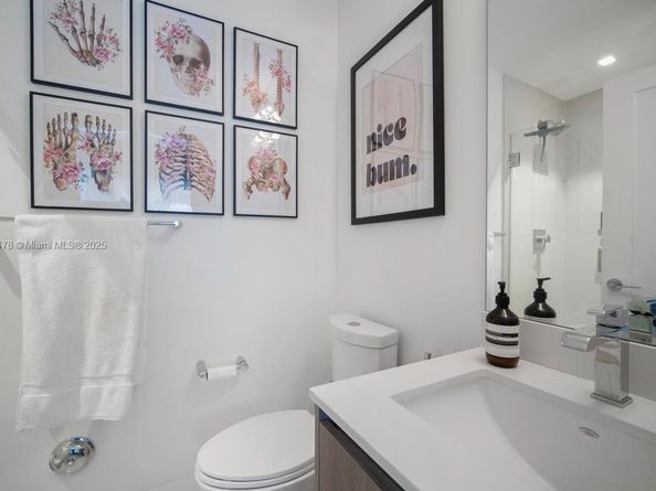 65 N Shore Dr 31C, Miami Beach FL 33141
