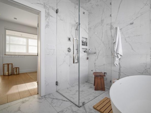 65 N Shore Dr 31C, Miami Beach FL 33141
