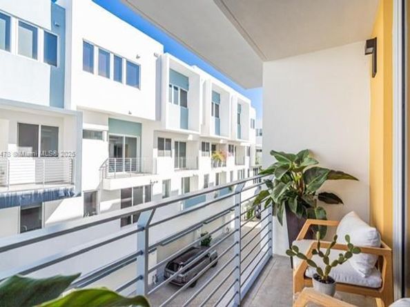 65 N Shore Dr 31C, Miami Beach FL 33141