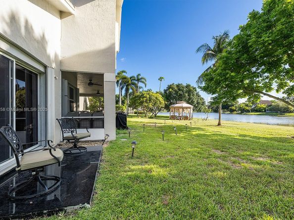 620 NW 204th Ave, Pembroke Pines FL 33029