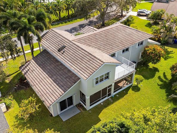 620 NW 204th Ave, Pembroke Pines FL 33029