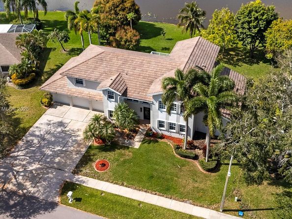 620 NW 204th Ave, Pembroke Pines FL 33029
