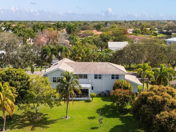 620 NW 204th Ave, Pembroke Pines FL 33029