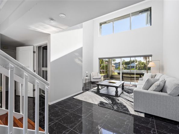 620 NW 204th Ave, Pembroke Pines FL 33029
