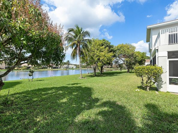 620 NW 204th Ave, Pembroke Pines FL 33029