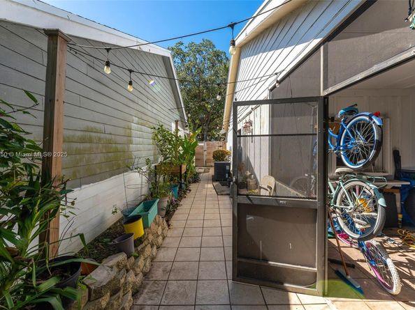 14301 SW 146th Ter, Miami FL 33186