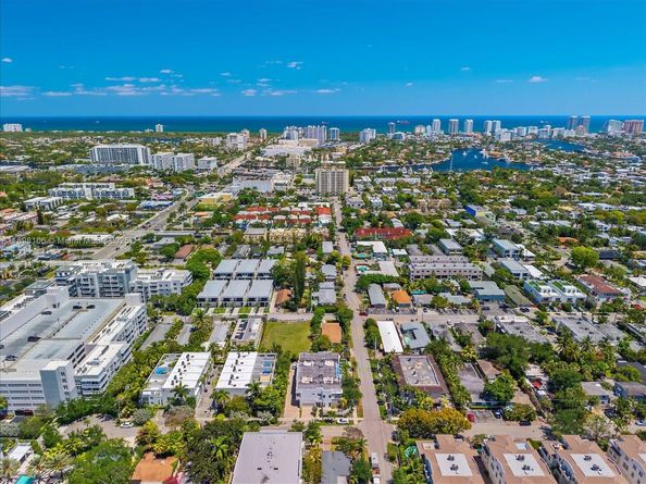 1631 NE 9th St, Fort Lauderdale FL 33304