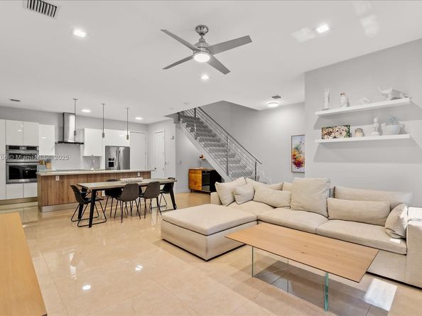 1631 NE 9th St, Fort Lauderdale FL 33304