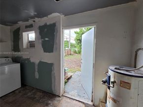 2135 Plunkett Ct, Hollywood FL 33020