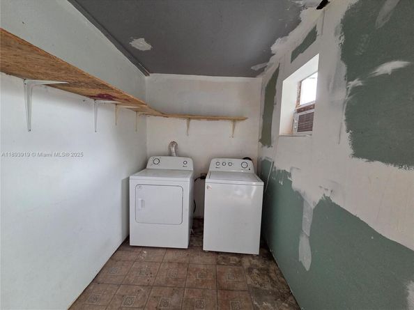 2135 Plunkett Ct, Hollywood FL 33020