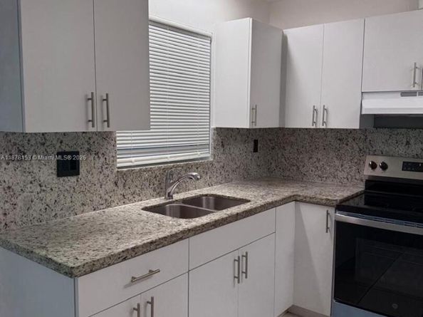 18423 NW 44th Pl, Miami Gardens FL 33055