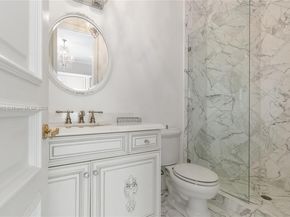 2951 Lake Ridge Ln, Weston FL 33332