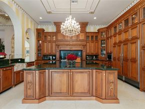2951 Lake Ridge Ln, Weston FL 33332