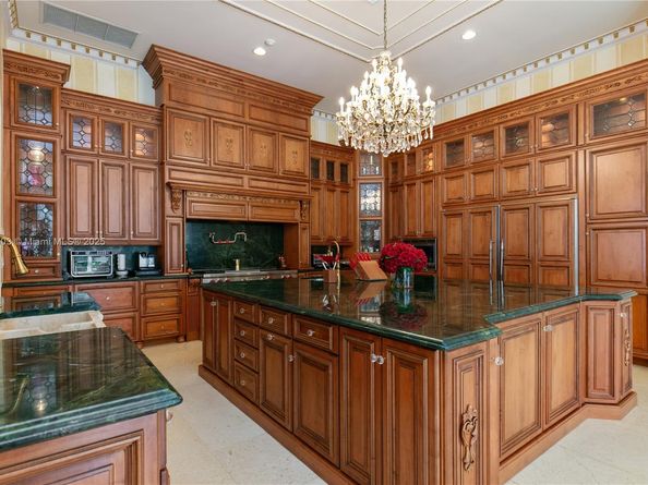 2951 Lake Ridge Ln, Weston FL 33332