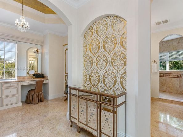 2951 Lake Ridge Ln, Weston FL 33332