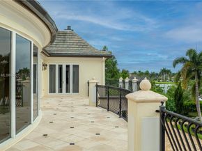 2951 Lake Ridge Ln, Weston FL 33332