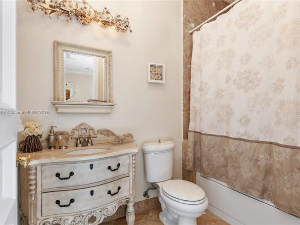 2951 Lake Ridge Ln, Weston FL 33332