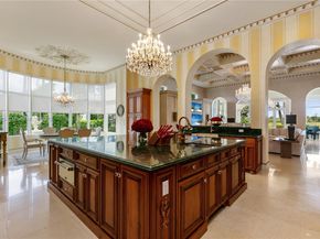 2951 Lake Ridge Ln, Weston FL 33332