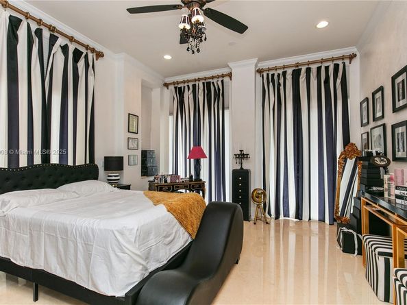 2951 Lake Ridge Ln, Weston FL 33332