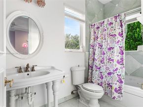 2951 Lake Ridge Ln, Weston FL 33332