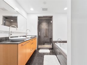 3801 Collins Ave 1105, Miami Beach FL 33140