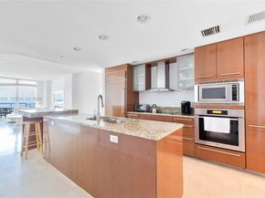 3801 Collins Ave 1105, Miami Beach FL 33140