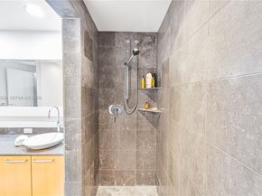 3801 Collins Ave 1105, Miami Beach FL 33140