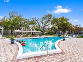 2998 NW 48th Ter 329, Lauderdale Lakes FL 33313