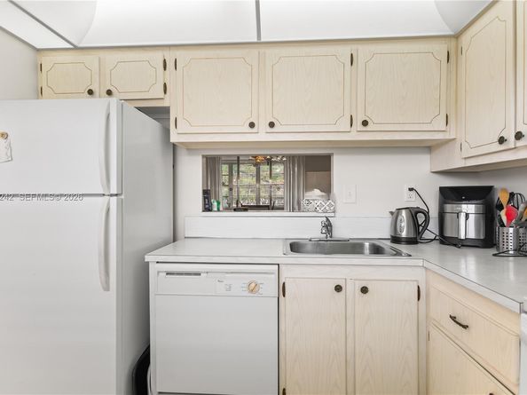 2998 NW 48th Ter 329, Lauderdale Lakes FL 33313