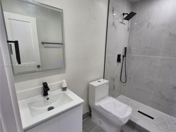 5751 W 21st Ct, Hialeah FL 33016
