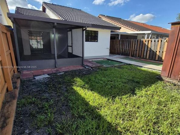 5751 W 21st Ct, Hialeah FL 33016
