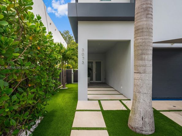 3073 Carter St 3073, Miami FL 33133