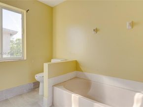 6120 NW 2nd St, Margate FL 33063