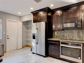 6120 NW 2nd St, Margate FL 33063