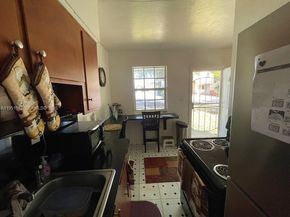 1786 NW 53rd St, Miami FL 33142