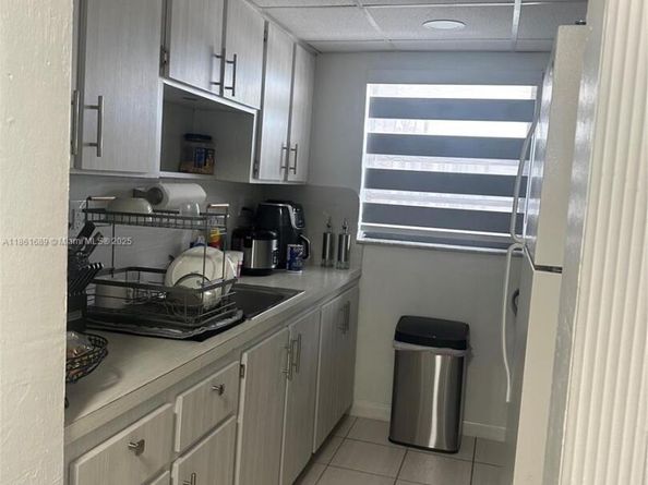 1335 W 68th St 308, Hialeah FL 33014