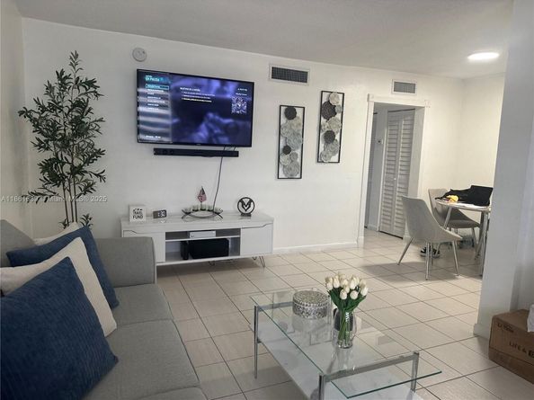 1335 W 68th St 308, Hialeah FL 33014