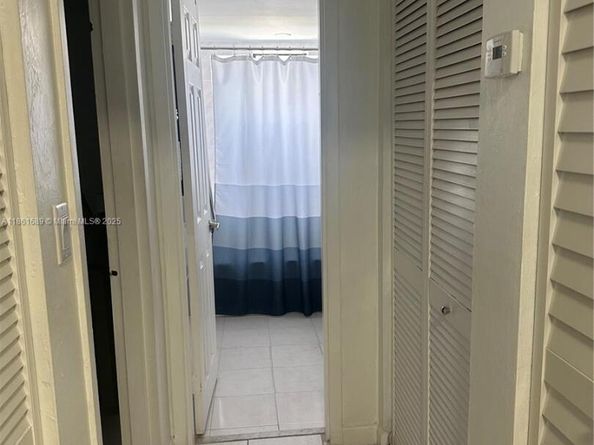 1335 W 68th St 308, Hialeah FL 33014