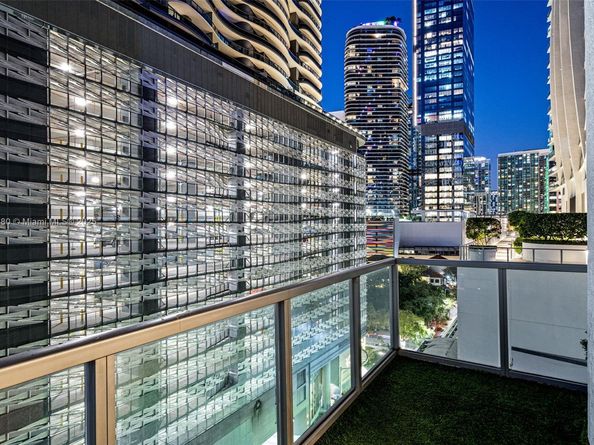 1050 Brickell Ave 1006, Miami FL 33131