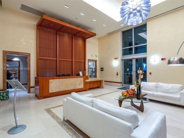 1050 Brickell Ave 1006, Miami FL 33131