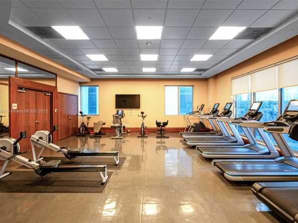 1050 Brickell Ave 1006, Miami FL 33131