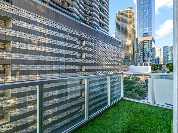 1050 Brickell Ave 1006, Miami FL 33131