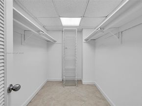 90 Edgewater Dr 624, Coral Gables FL 33133