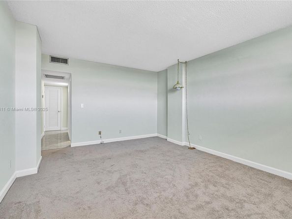 90 Edgewater Dr 624, Coral Gables FL 33133